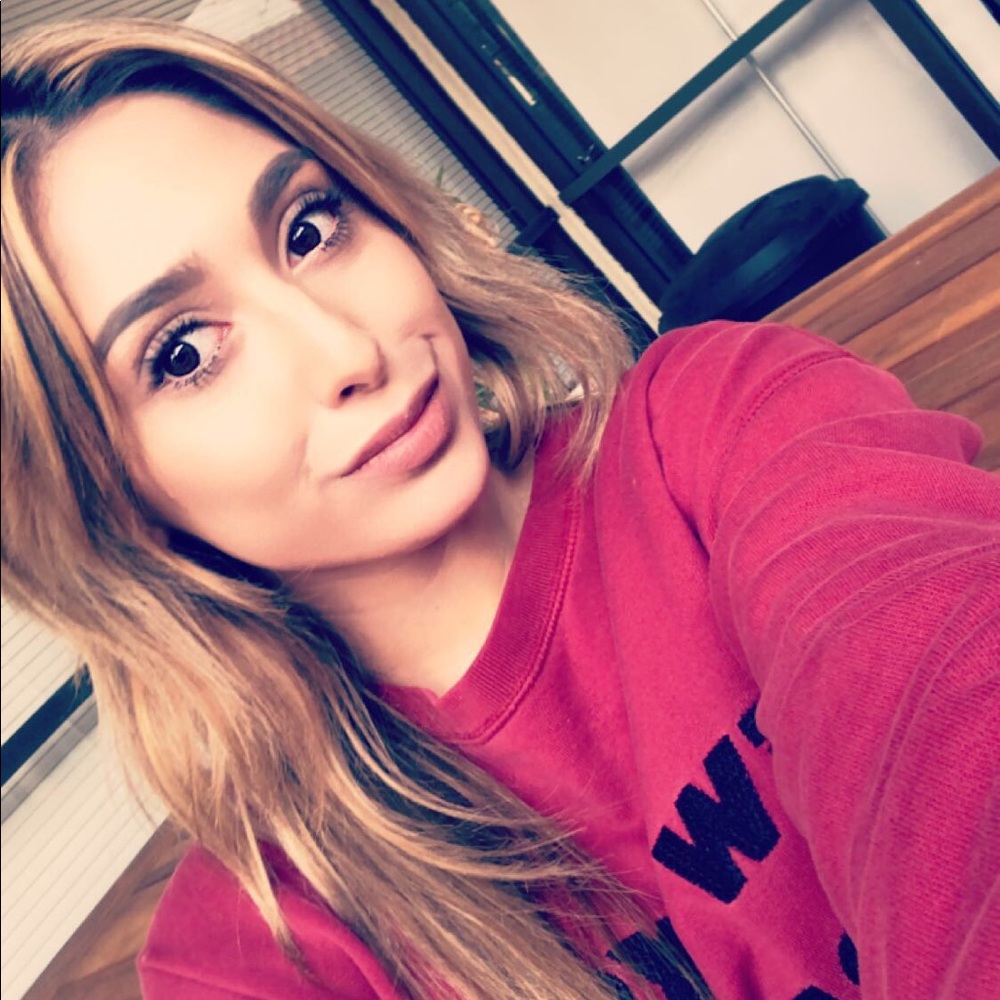 Meet your Posher, Sabrina